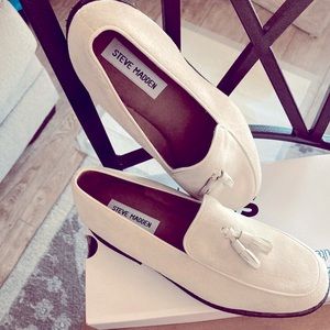 Womens loafers new, never worn. Cream color, suede with tassels. Size 6.5.